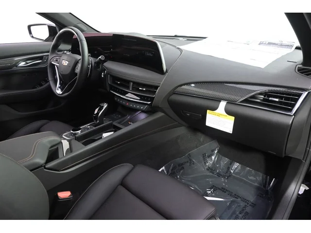 Nuevos CADILLAC CT5 à Estados chez autogozo