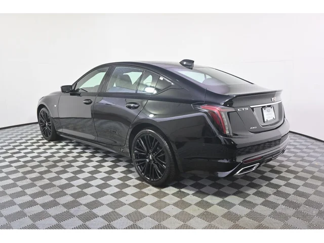 Nuevos CADILLAC CT5 à Estados chez autogozo