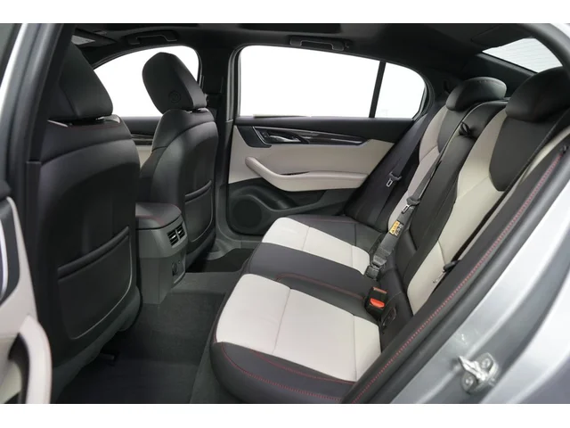 Nuevos CADILLAC CT5 à Estados chez autogozo
