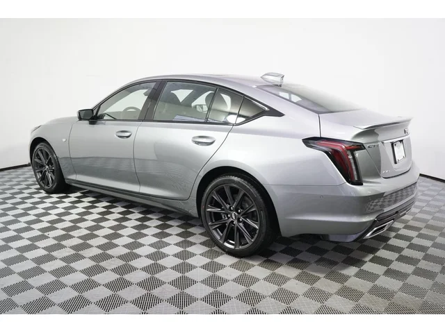 Nuevos CADILLAC CT5 à Estados chez autogozo