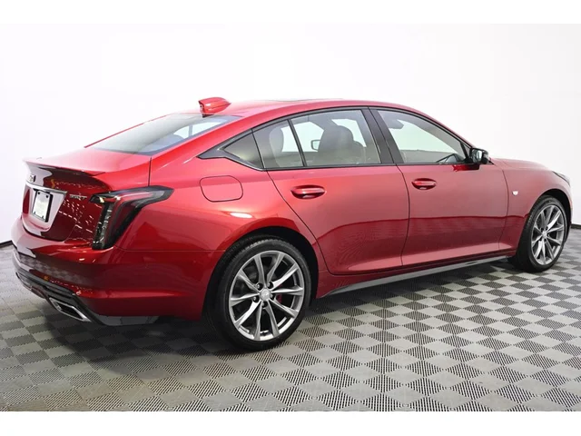 Nuevos CADILLAC CT5 à Estados chez autogozo