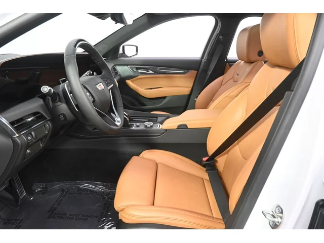 Nuevos CADILLAC CT5 à Estados chez autogozo