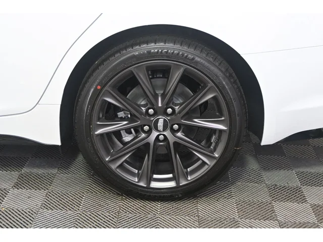 Nuevos CADILLAC CT5 à Estados chez autogozo