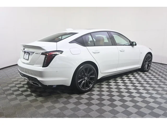 Nuevos CADILLAC CT5 à Estados chez autogozo