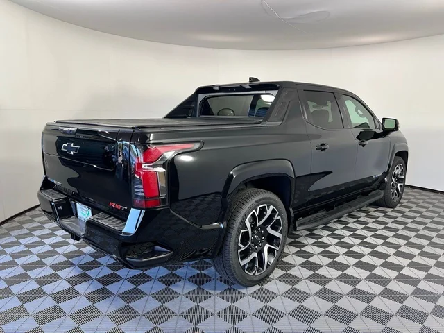 Nuevos CHEVROLET SILVERADO EV à Estados chez autogozo