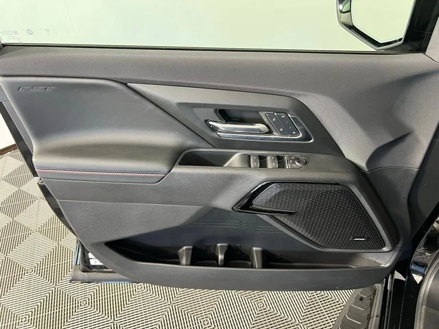 Nuevos CHEVROLET SILVERADO EV à Estados chez autogozo