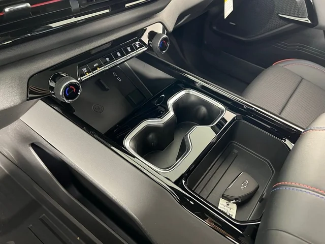 Nuevos CHEVROLET SILVERADO EV à Estados chez autogozo