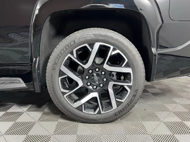 Nuevos CHEVROLET SILVERADO EV à Estados chez autogozo