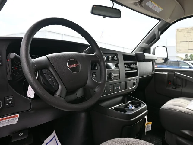 Nuevos GMC SAVANA 3500 à Estados chez autogozo