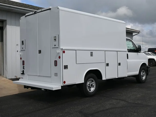 Nuevos GMC SAVANA 3500 à Estados chez autogozo