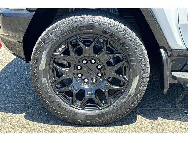 SEMINUEVOS GMC Hummer EV SUV at ELK GROVE in Elk Grove Buick GMC
