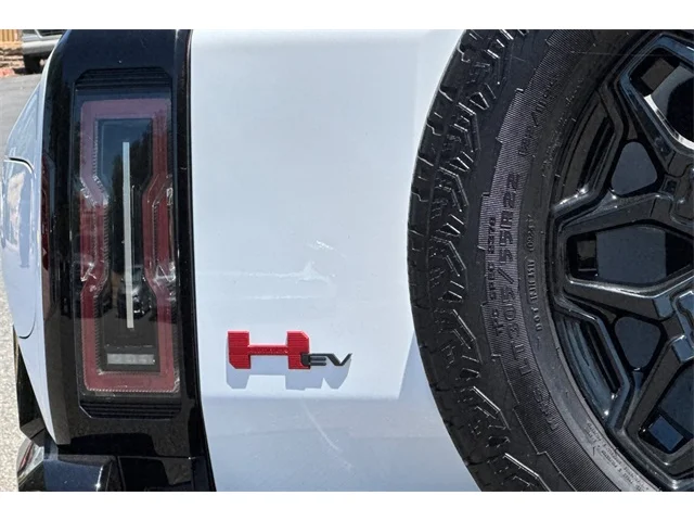 SEMINUEVOS GMC Hummer EV SUV at ELK GROVE in Elk Grove Buick GMC