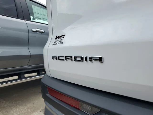 Nuevos GMC ACADIA à Estados chez autogozo