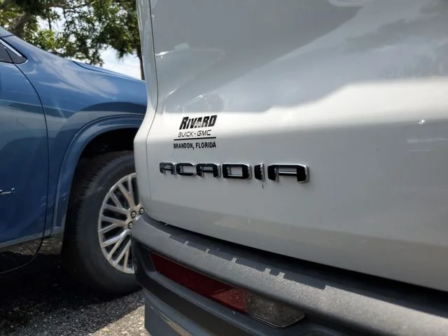Nuevos GMC ACADIA à Estados chez autogozo