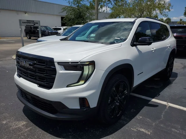 Nuevos GMC ACADIA à Estados chez autogozo