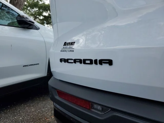 Nuevos GMC ACADIA à Estados chez autogozo