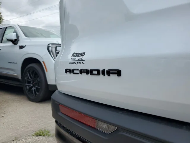 Nuevos GMC ACADIA à Estados chez autogozo