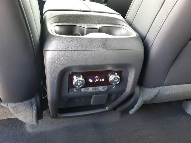 Nuevos GMC ACADIA à Estados chez autogozo