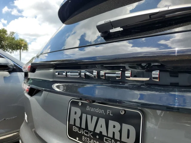 Nuevos GMC ACADIA à Estados chez autogozo