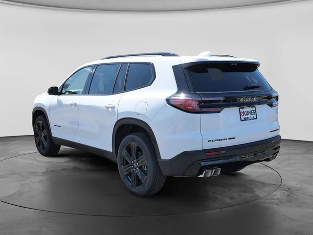 Nuevos GMC ACADIA à Estados chez autogozo