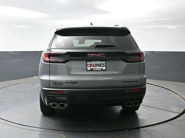 Nuevos GMC ACADIA à Estados chez autogozo