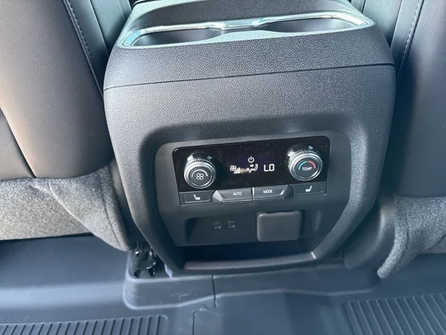 Nuevos GMC ACADIA à Estados chez autogozo