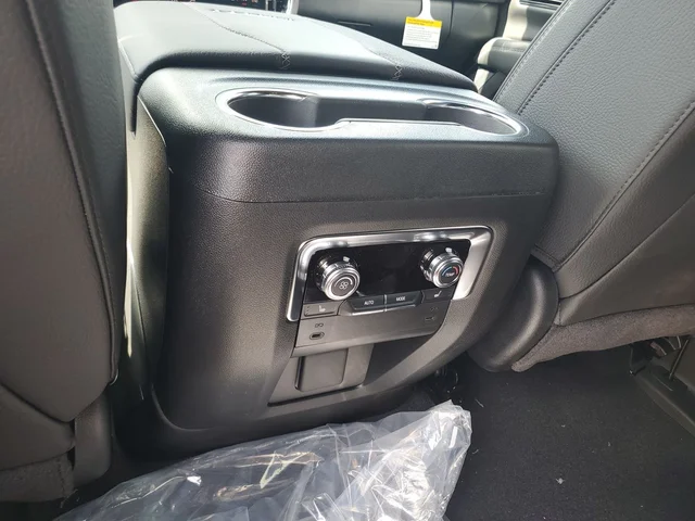 Nuevos GMC YUKON à Estados chez autogozo