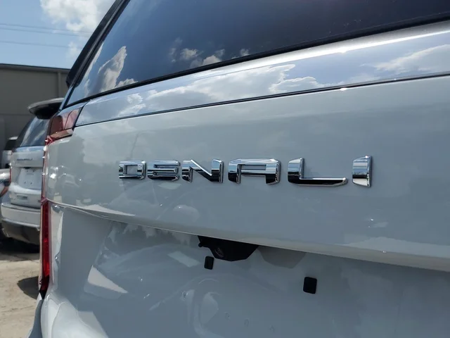Nuevos GMC YUKON à Estados chez autogozo