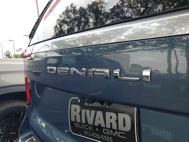 Nuevos GMC YUKON à Estados chez autogozo