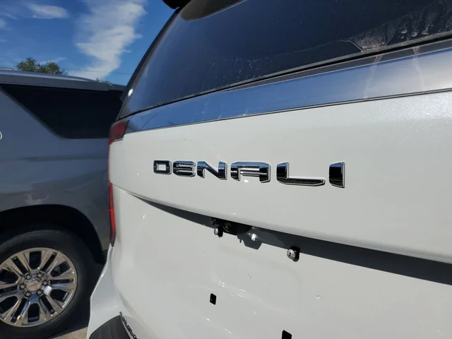 Nuevos GMC YUKON à Estados chez autogozo