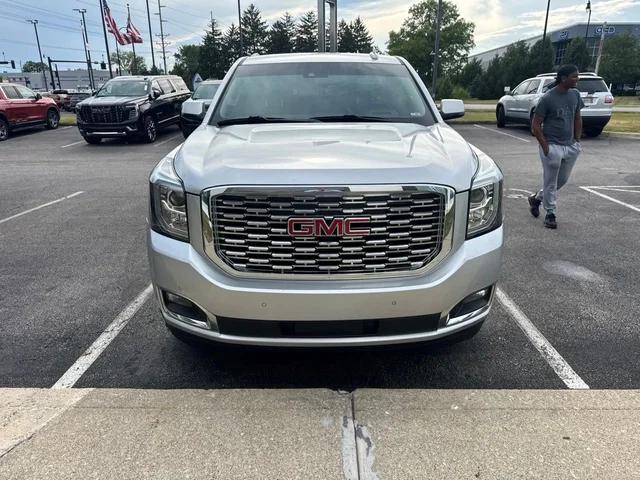 SEMINUEVOS GMC Yukon XL a Estados en autogozo