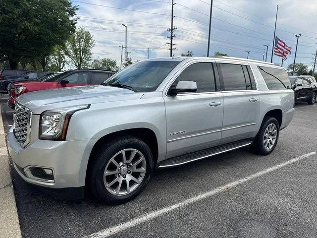 SEMINUEVOS GMC Yukon XL a Estados en autogozo