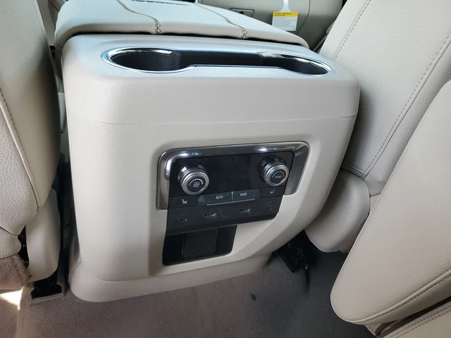 Nuevos GMC YUKON XL à Estados chez autogozo