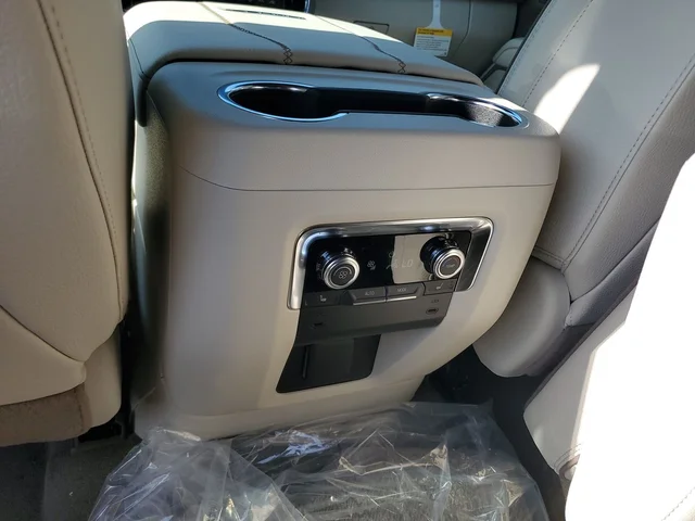 Nuevos GMC YUKON XL à Estados chez autogozo