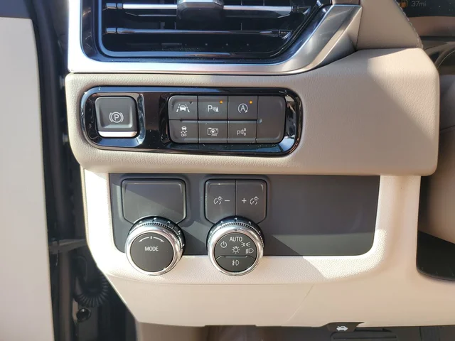 Nuevos GMC YUKON XL à Estados chez autogozo