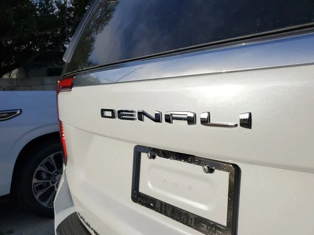 Nuevos GMC YUKON XL à Estados chez autogozo