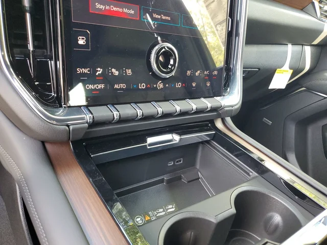 Nuevos GMC YUKON XL à Estados chez autogozo