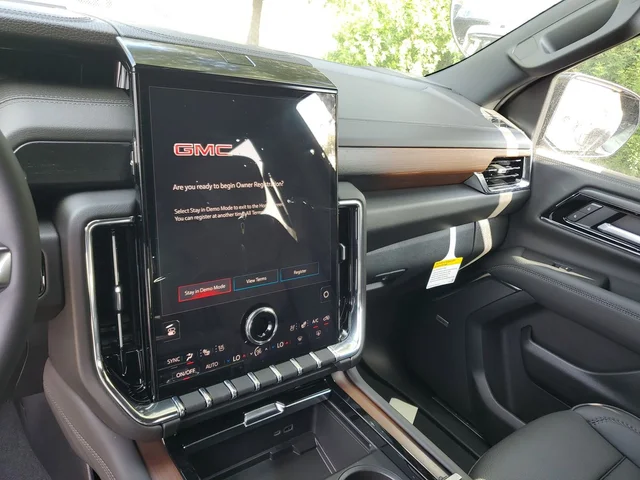 Nuevos GMC YUKON XL à Estados chez autogozo