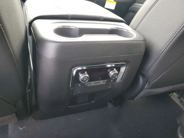 Nuevos GMC YUKON XL à Estados chez autogozo