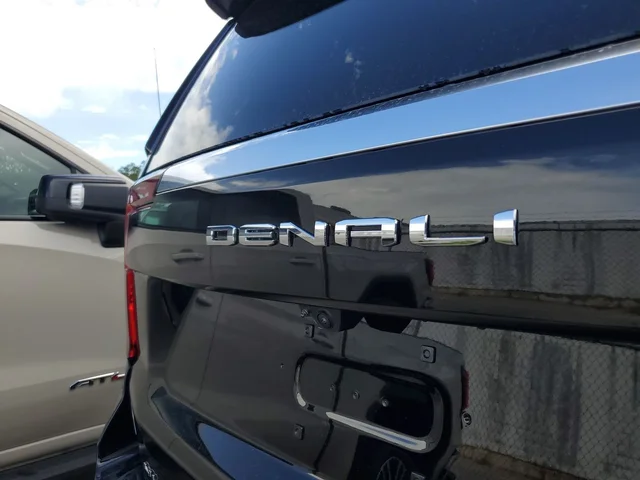 Nuevos GMC YUKON XL à Estados chez autogozo