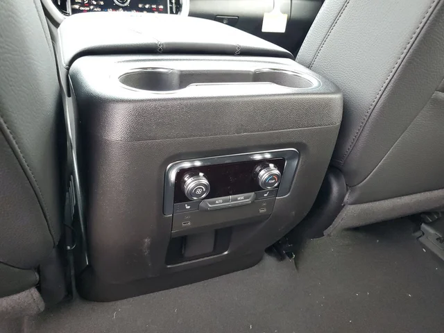 Nuevos GMC YUKON XL à Estados chez autogozo