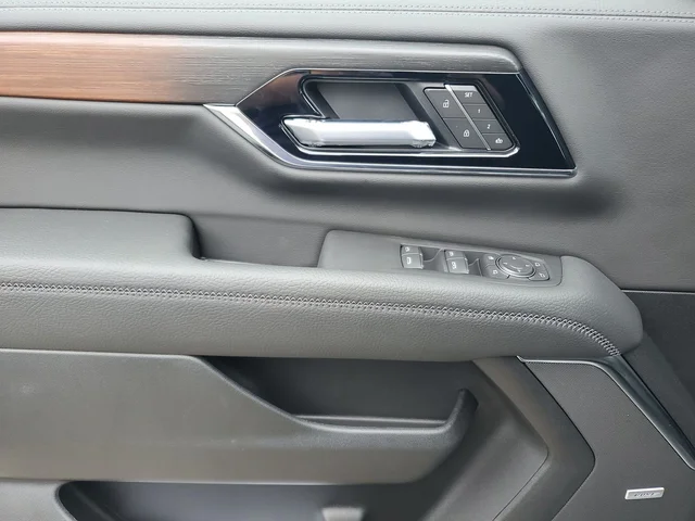 Nuevos GMC YUKON XL à Estados chez autogozo