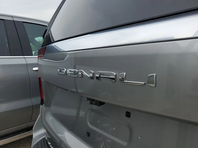 Nuevos GMC YUKON XL à Estados chez autogozo
