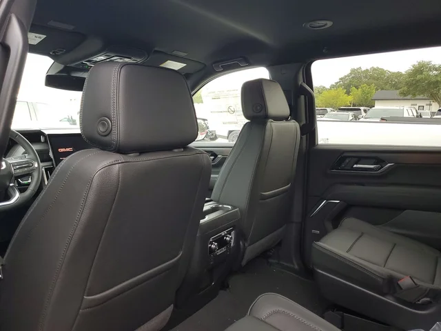 Nuevos GMC YUKON XL à Estados chez autogozo