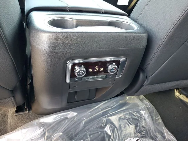 Nuevos GMC YUKON XL à Estados chez autogozo