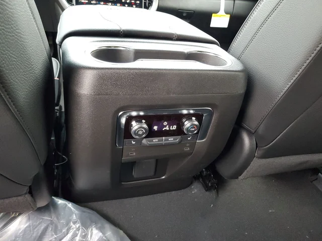 Nuevos GMC YUKON XL à Estados chez autogozo