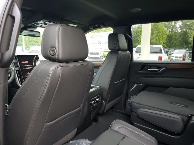 Nuevos GMC YUKON XL à Estados chez autogozo