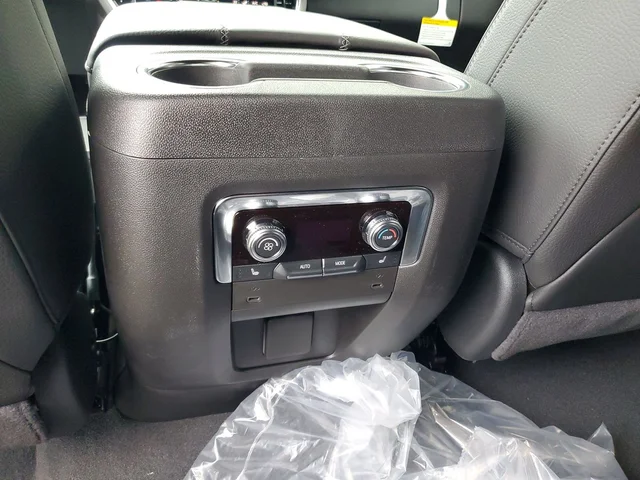 Nuevos GMC YUKON XL à Estados chez autogozo