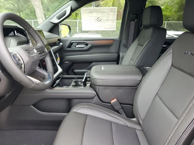 Nuevos GMC YUKON XL à Estados chez autogozo