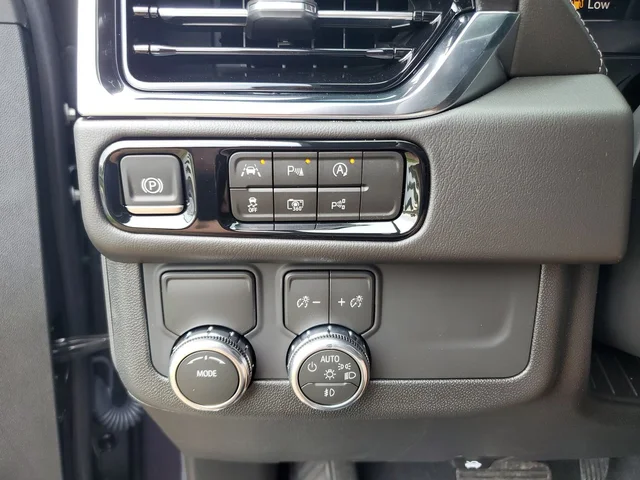 Nuevos GMC YUKON XL à Estados chez autogozo